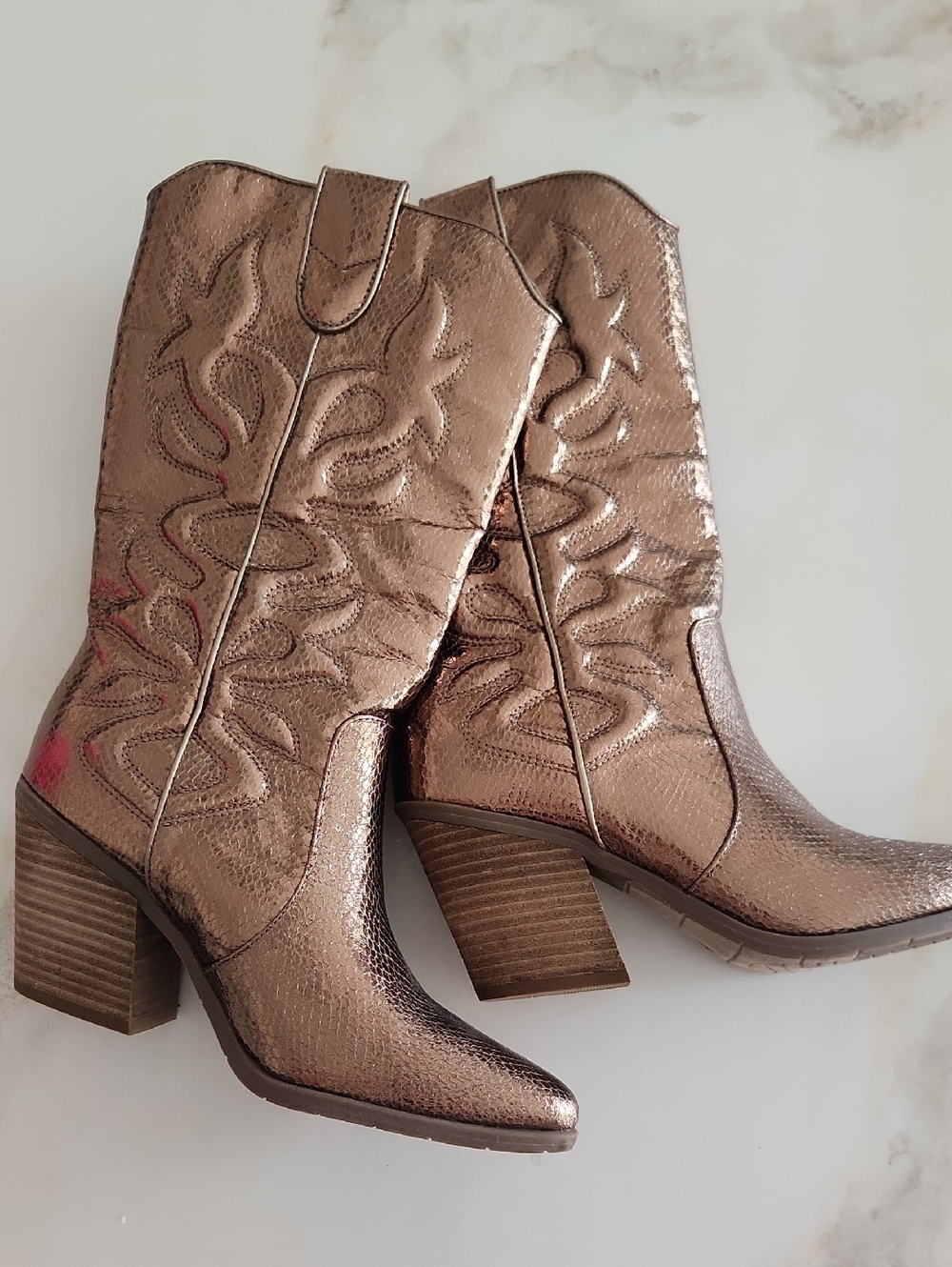Metallic Bronzy Gold Cowboy Boots..like New! 8 1/2
